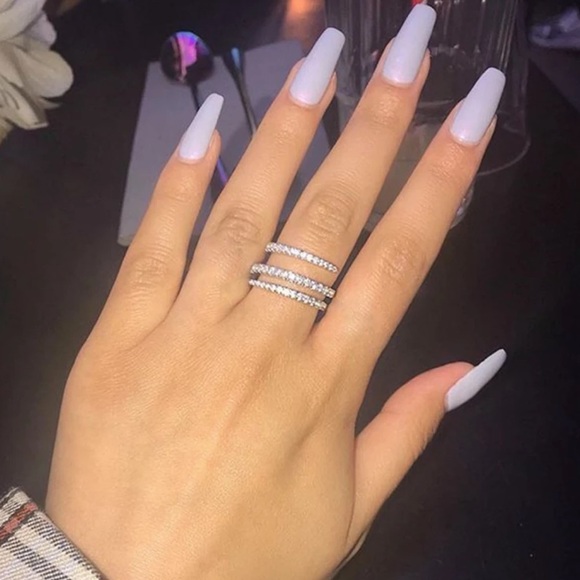 ¥ 925 STERLING SILVER DIAMOND THREE CIRCLE RING - Picture 5 of 5